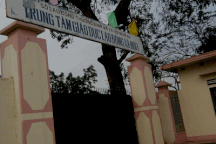 Trưởng phòng gợi ý chạy ra "trại" sớm cho học viên?