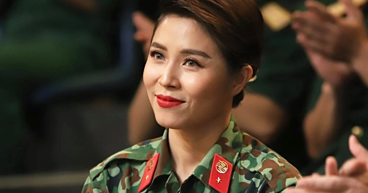 MC Hoàng Linh ngậm ngùi chia tay "Chúng tôi là chiến sĩ" sau 15 năm gắn bó  | Báo Dân trí