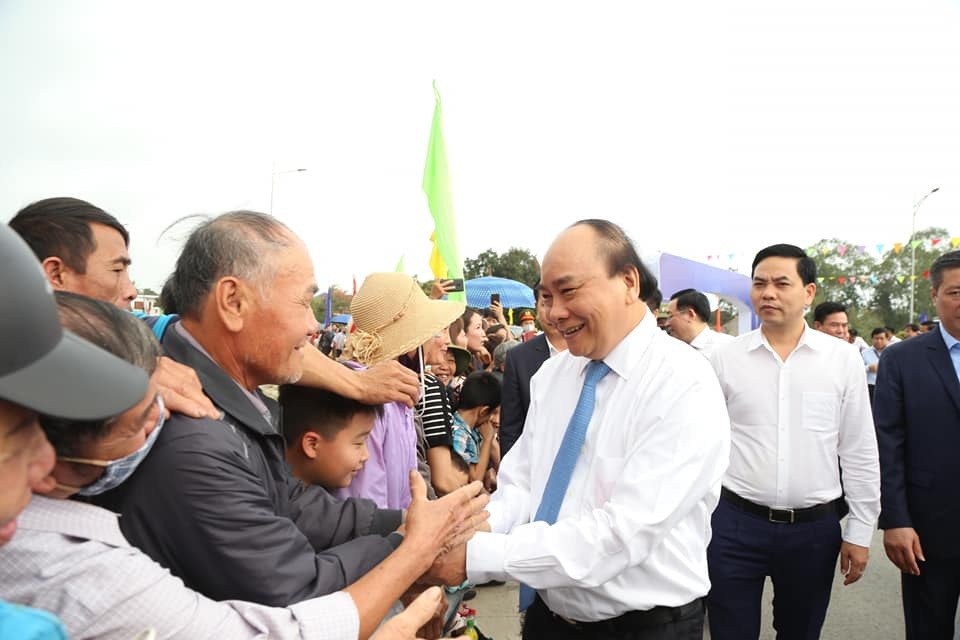 Thủ tướng cắt băng khánh thành cầu Cửa Hội nối Nghệ An - Hà Tĩnh - 2 Thủ tướng cắt băng khánh thành cầu Cửa Hội nối Nghệ An - Hà Tĩnh - 2