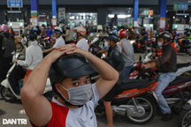 Sau tăng giá, nhiều cây xăng ở TPHCM vẫn đóng cửa do hết hàng