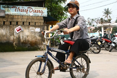 Vững bước trên đôi chân tật nguyền