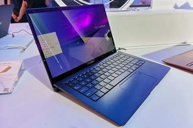 Asus mang mẫu laptop 40 triệu đồng siêu nhẹ về Việt Nam