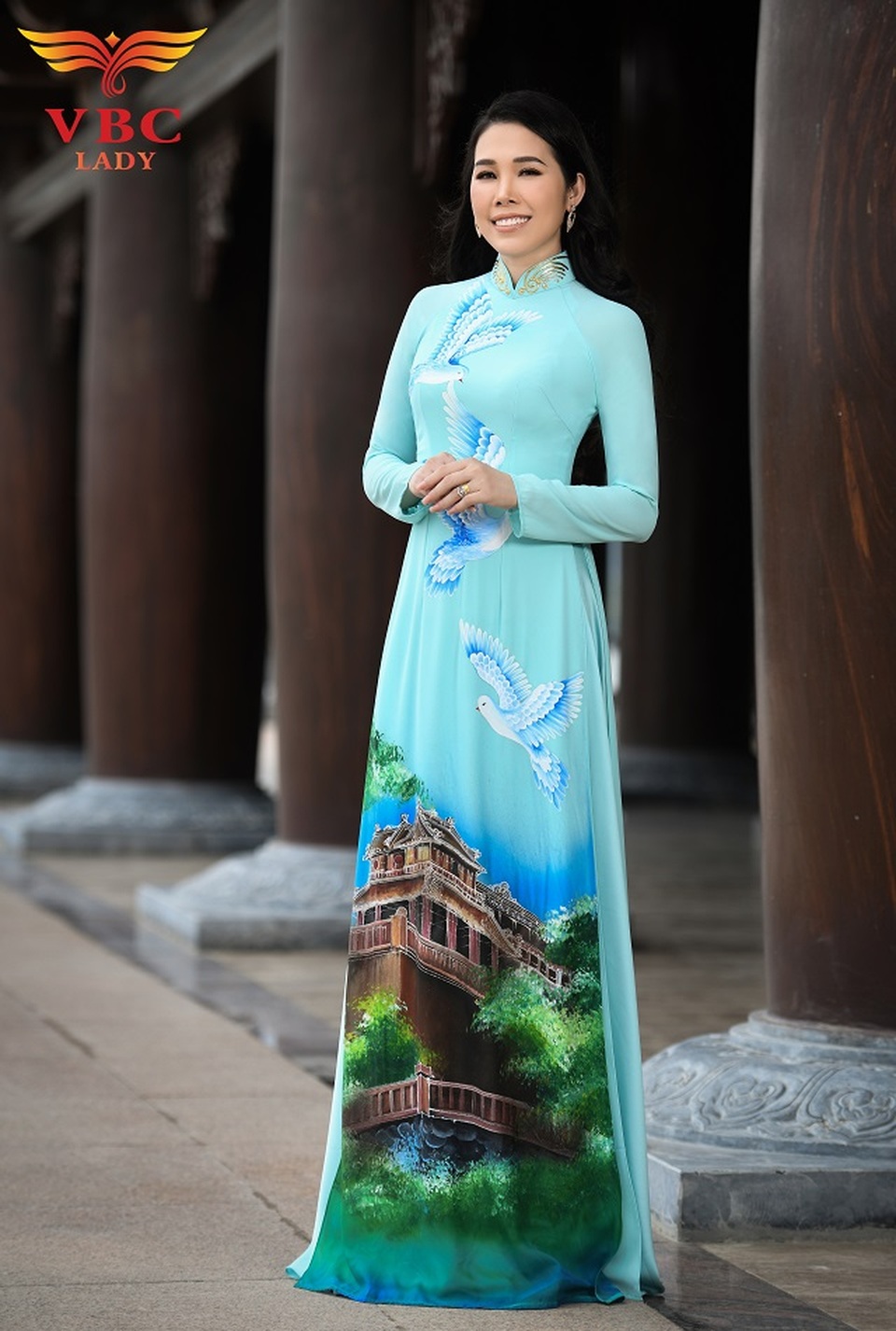 Giải thưởng Đại sứ Nhân Ái Việt Nam gọi tên Á hoàng Doanh nhân Việt Nam Nguyễn Thụy Oanh - 2 Giải thưởng Đại sứ Nhân Ái Việt Nam gọi tên Á hoàng Doanh nhân Việt Nam Nguyễn Thụy Oanh - 2