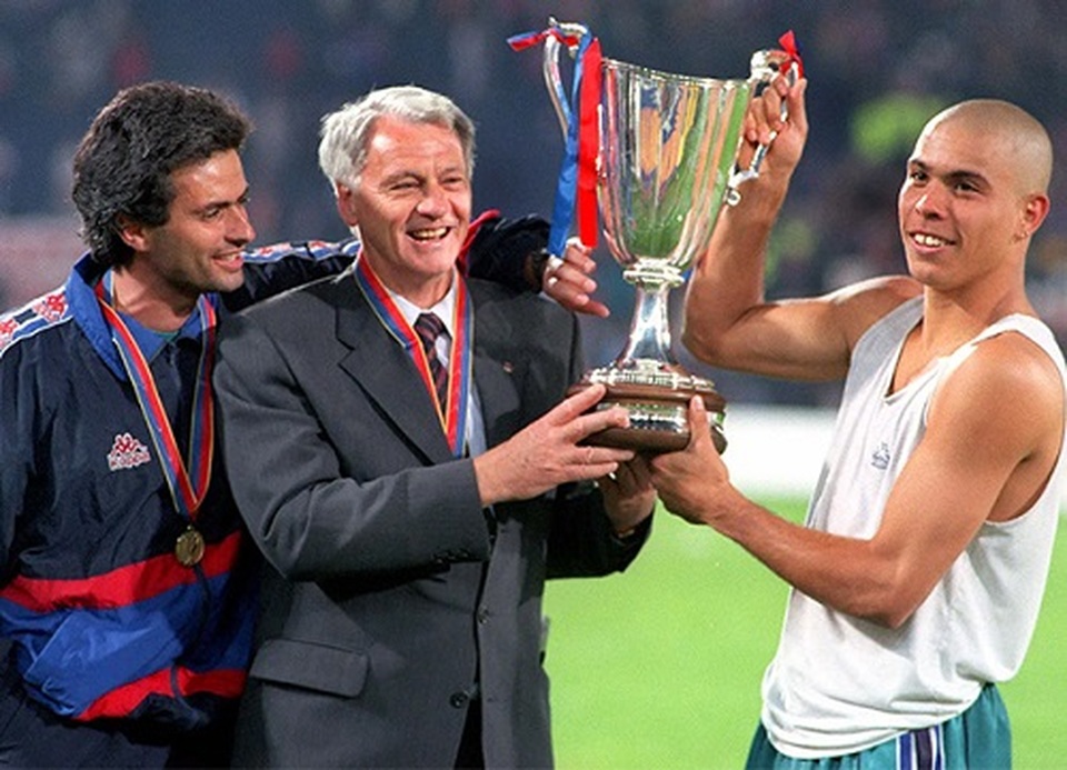 Chọn cầu thủ xuất sắc nhất, Mourinho gạch tên cả Messi lẫn C.Ronaldo - 1 Chọn cầu thủ xuất sắc nhất, Mourinho gạch tên cả Messi lẫn C.Ronaldo - 1