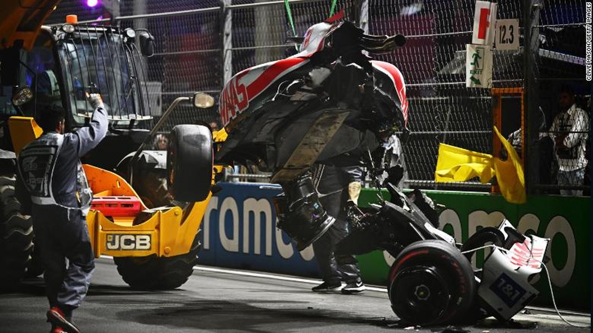 Con trai Michael Schumacher gặp tai nạn nghiêm trọng trên đường đua F1 - 2 Con trai Michael Schumacher gặp tai nạn nghiêm trọng trên đường đua F1 - 2