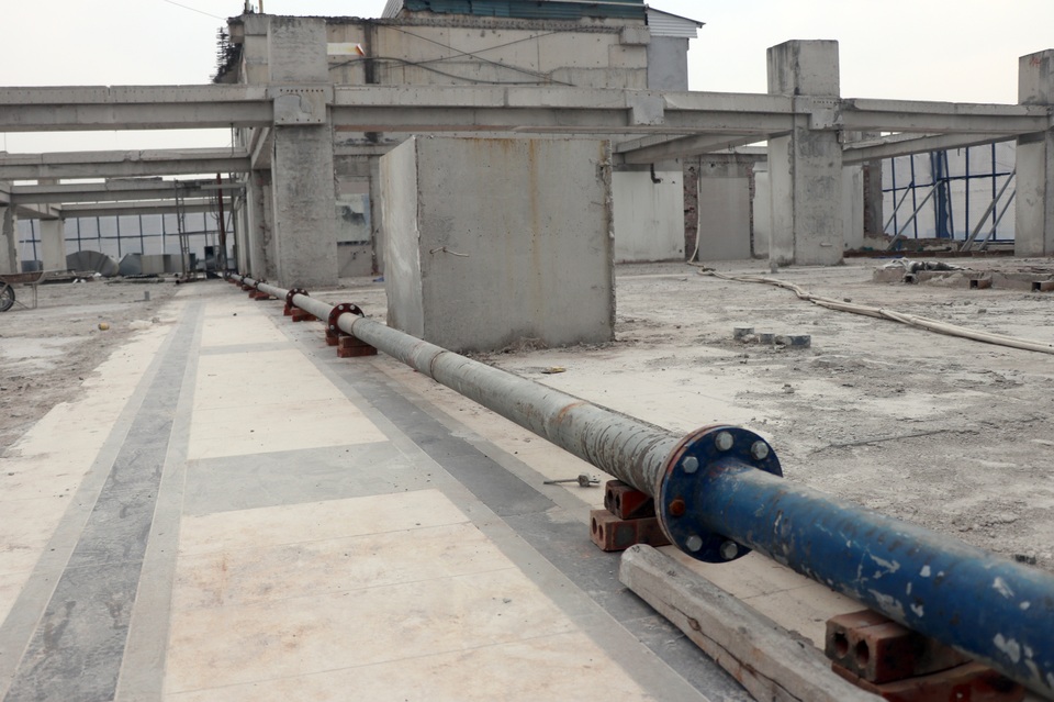 Bên trong tòa nhà 8B Lê Trực sau 5 năm lặc lè với việc cắt ngọn - 6 Bên trong tòa nhà 8B Lê Trực sau 5 năm lặc lè với việc cắt ngọn - 6