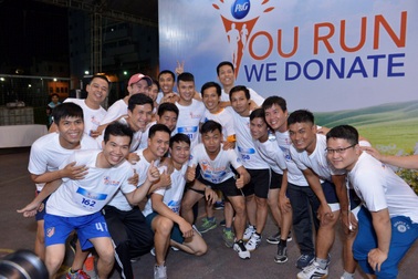 Hàng trăm nhân viên Công ty P&G Việt Nam tham gia chạy bộ từ thiện