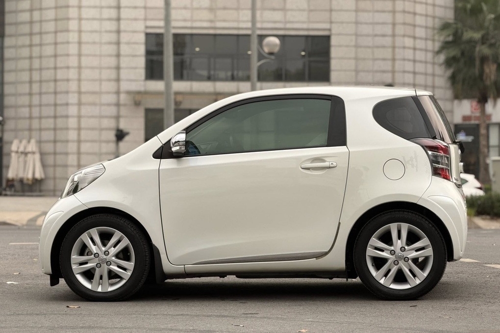 Xe độc lạ Toyota iQ, hơn 10 năm tuổi vẫn có giá 800 triệu đồng - 2