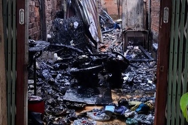 Cháy nhà 4 người chết ở Tiền Giang: Hẻm nhỏ 1m, xe chữa cháy khó tiếp cận