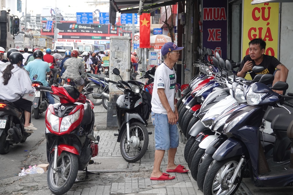 Cô gái đi định cư nước ngoài đau đầu vì trót đứng tên xe giúp người yêu cũ - 2 Cô gái đi định cư nước ngoài đau đầu vì trót đứng tên xe giúp người yêu cũ - 2