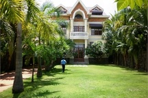 Làm bảo vệ ngày Tết, nữ sinh gặp pha 'khó đỡ'