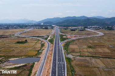 Thêm một "mắt xích" cao tốc Bắc - Nam được nối thông