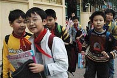 Ngành giáo dục “vẽ đường” cho phụ huynh “chạy”?