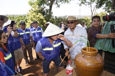 Huyền thoại golf Greg Norman: Tôi rất ấn tượng với nông trường cà phê Nuti Cada