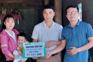 Gia đình có con trai bại não được hỗ trợ hơn 150 triệu đồng