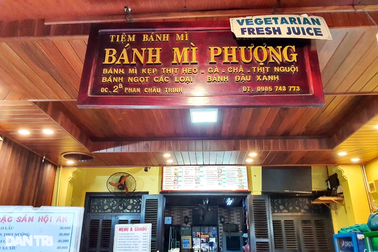 Hội An: Khu vực sơ chế tiệm bánh mì Phượng chưa đảm bảo vệ sinh