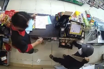 Hà Nội: Cướp 4 cửa hàng tiện lợi trong 2 tiếng