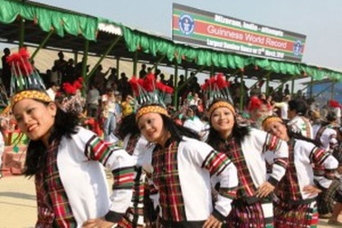 Hơn 10.000 người phá kỷ lục thế giới với điệu nhảy sạp