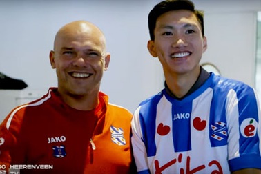 HLV Heerenveen vẫn “bảo thủ”, Văn Hậu càng ít cơ hội ra sân?