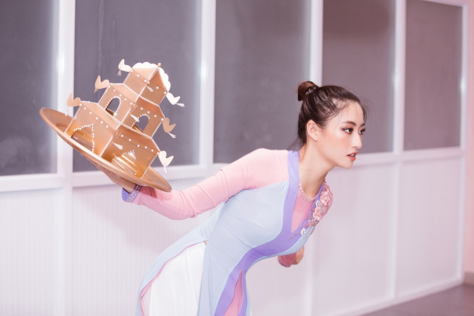 Lương Thùy Linh tiết lộ tiết mục đặc biệt diễn trong đêm chung kết Hoa hậu Thế giới - 3 Lương Thùy Linh tiết lộ tiết mục đặc biệt diễn trong đêm chung kết Hoa hậu Thế giới - 3