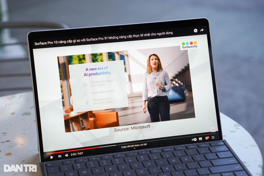 Cận cảnh máy tính AI đầu tiên của Microsoft, tích hợp phím Copilot - 8 Cận cảnh máy tính AI đầu tiên của Microsoft, tích hợp phím Copilot - 8