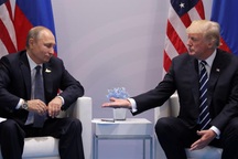 Cuộc hội đàm lịch sử của Tổng thống Trump và Putin qua ảnh