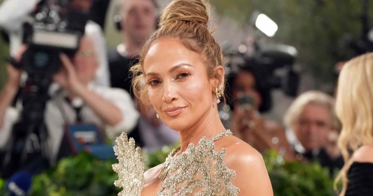 Jennifer Lopez thừa nhận tan vỡ, suy sụp và bế tắc khi ly hôn Ben Affleck