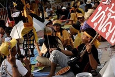 Thái Lan: Nhóm biểu tình xông vào đài truyền hình quốc gia