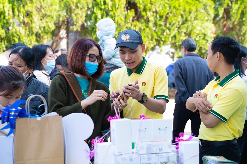 Phân bón Cà Mau đẩy mạnh chuyển đổi số đồng hành cùng nông dân - 1 Phân bón Cà Mau đẩy mạnh chuyển đổi số đồng hành cùng nông dân - 1