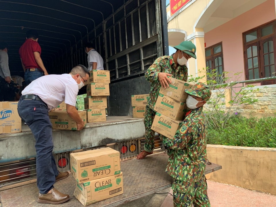 Unilever tiếp sức Đà Nẵng vững vàng chống dịch trong giai đoạn mới - 1 Unilever tiếp sức Đà Nẵng vững vàng chống dịch trong giai đoạn mới - 1