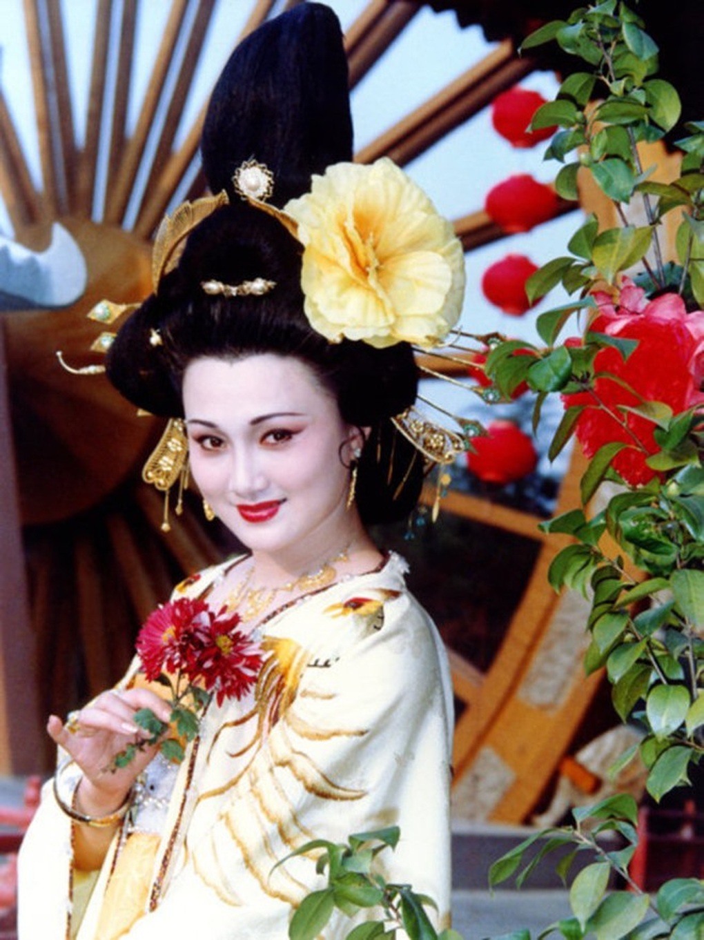 Lý do đạo diễn Tây du ký từ chối Dương Quý Phi đẹp nhất màn ảnh - 3 Lý do đạo diễn Tây du ký từ chối Dương Quý Phi đẹp nhất màn ảnh - 3