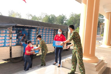 Doanh nghiệp Việt sát cánh cùng cộng đồng đẩy lùi đại dịch Covid-19