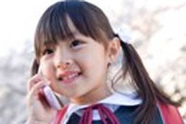 Rắc rối khi trẻ tiểu học xài "dế"