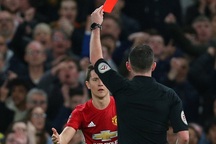 Tiền vệ Herrera của MU không đáng phải nhận thẻ đỏ