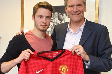 MU chi 4 triệu bảng để thu nạp tài năng trẻ Nick Powell 