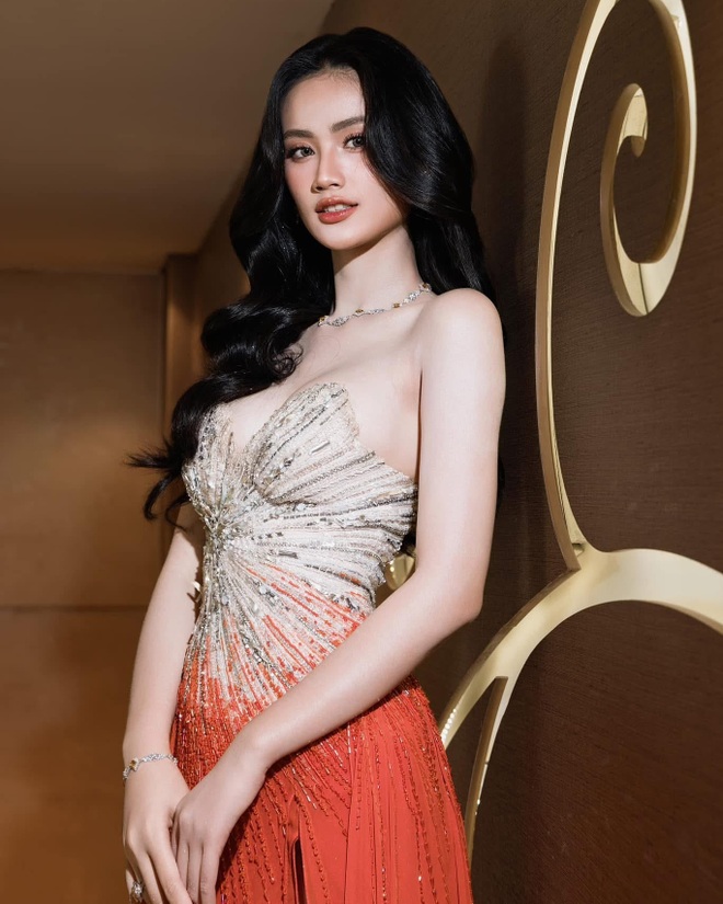 Hoa hậu Ý Nhi thay đổi tích cực, thăng hạng nhan sắc sau 2 năm đăng quang - 8 Hoa hậu Ý Nhi thay đổi tích cực, thăng hạng nhan sắc sau 2 năm đăng quang - 8