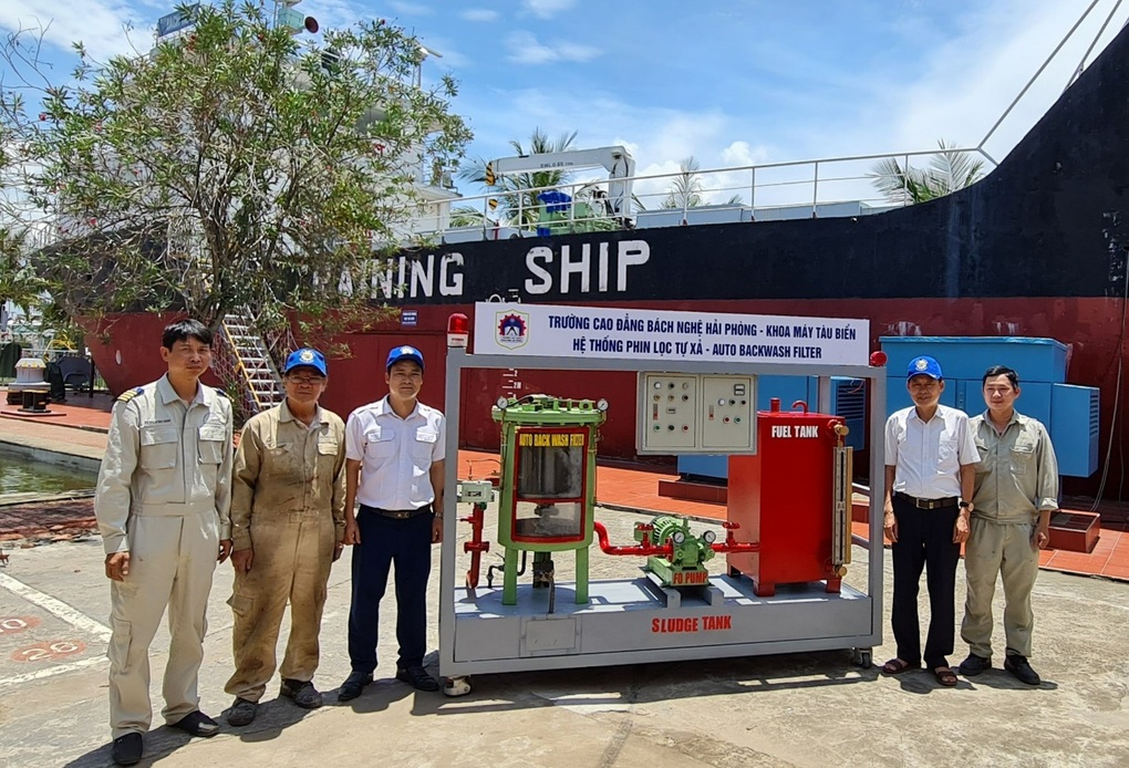 Giảng viên tự sáng tạo thiết bị dạy nghề, tiết kiệm nửa tỷ đồng - 1 Giảng viên tự sáng tạo thiết bị dạy nghề, tiết kiệm nửa tỷ đồng - 1