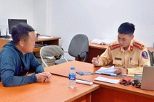 Tài xế điều khiển xe tải vượt đèn đỏ trên quốc lộ 32 bị phạt 19 triệu đồng