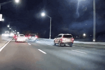 Chiếc SUV lộn nhào sau cú huých đáng sợ của xe BMW 5-Series