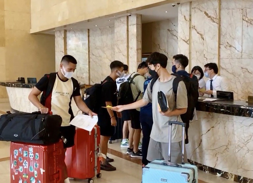 Quang Hải, Xuân Trường bất ngờ hội quân sớm, Tiến Linh mất tích - 1 Quang Hải, Xuân Trường bất ngờ hội quân sớm, Tiến Linh mất tích - 1