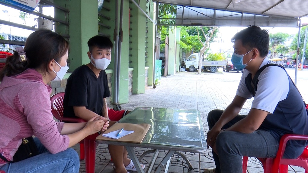 Công thức chế mồi khiến lao động trẻ dính bẫy nhóm buôn người - 1 Công thức chế mồi khiến lao động trẻ dính bẫy nhóm buôn người - 1
