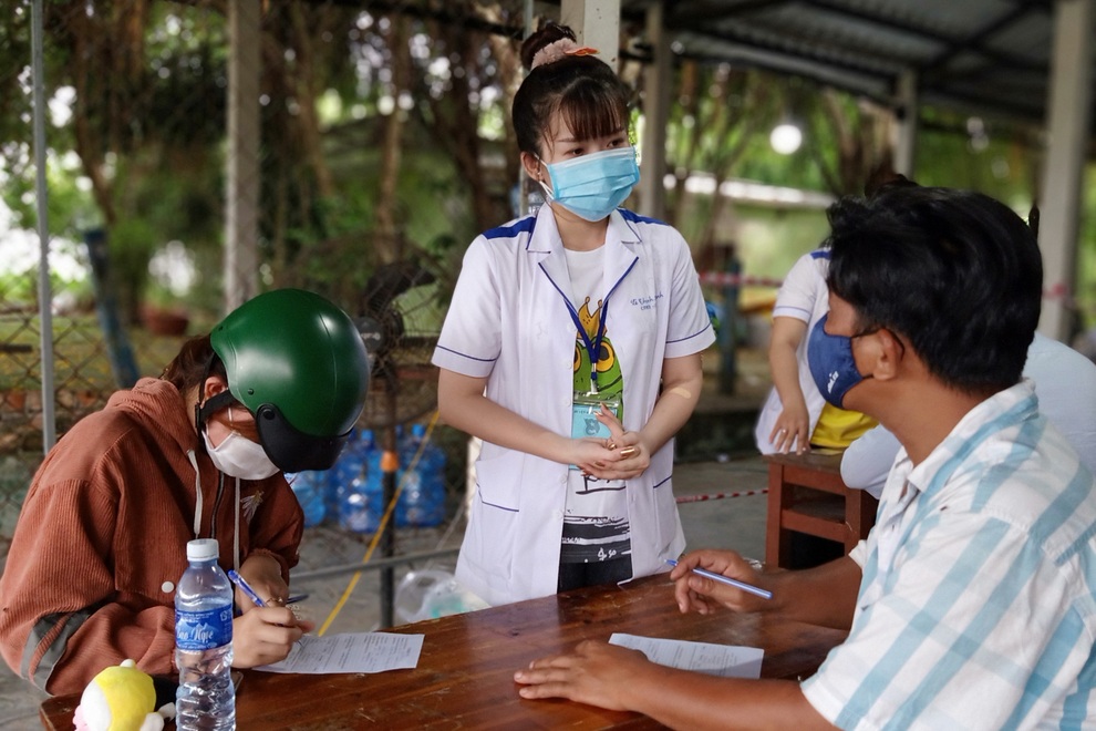 Khen thưởng đột xuất SV trường CĐ Y tế Bạc Liêu tình nguyện chống dịch - 2 Khen thưởng đột xuất SV trường CĐ Y tế Bạc Liêu tình nguyện chống dịch - 2