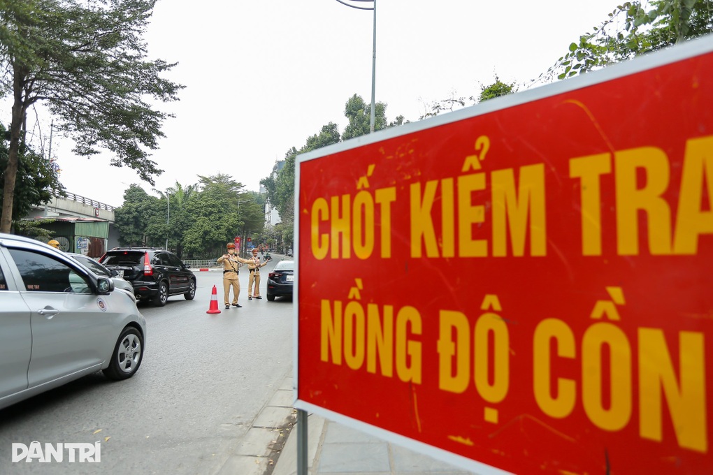 Liên hoan ngày vía Thần Tài, tài xế ô tô bay ngay chỉ vàng - 3 Liên hoan ngày vía Thần Tài, tài xế ô tô bay ngay chỉ vàng - 3