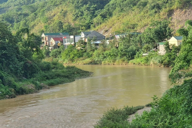 Cứu bạn đuối nước, học sinh lớp 12 bị cuốn trôi, tử vong