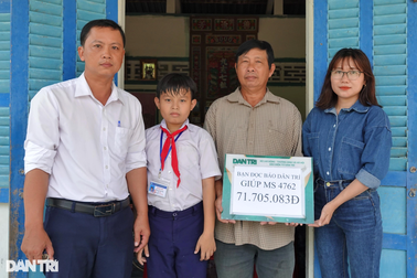 Người đàn ông nuôi cháu bị thiếu máu được giúp đỡ hơn 114 triệu đồng