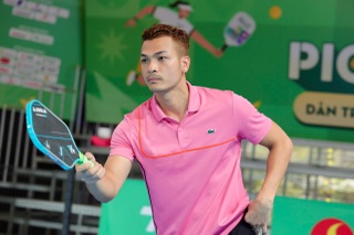 Minh Quân, Khánh Linh rạng rỡ cổ vũ dàn nghệ sĩ ở giải pickleball Dân trí - 2