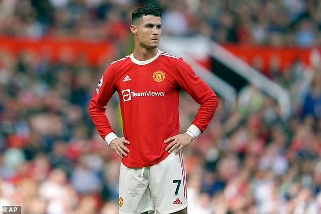 C.Ronaldo bất ngờ muốn rời Man Utd ngay trong mùa hè này - 2 C.Ronaldo bất ngờ muốn rời Man Utd ngay trong mùa hè này - 2