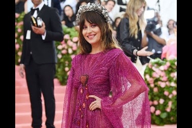 Dakota Johnson dự MET Gala 2019