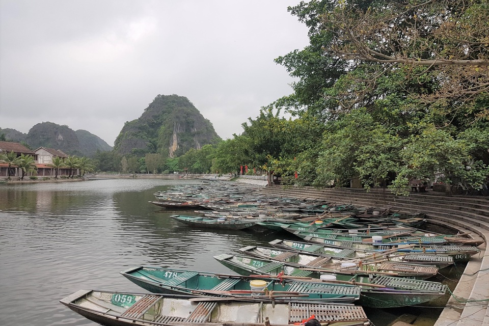 Ninh Bình: Nghề chèo đò khóc ròng, chờ cả tháng kiếm được… 150.000 đồng - 1 Ninh Bình: Nghề chèo đò khóc ròng, chờ cả tháng kiếm được… 150.000 đồng - 1
