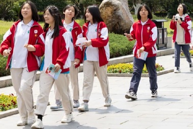 Trung Quốc: Bảng khảo sát "phân loại gia đình" học sinh gây xôn xao